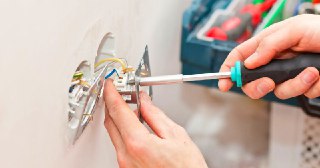 Электромонтажные работы Дальнегорск цена 472 руб Электрика под ключ